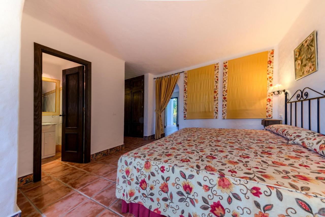 فيلا Hacienda Roche Viejo كونيل ذي لا فرونتيرا المظهر الخارجي الصورة